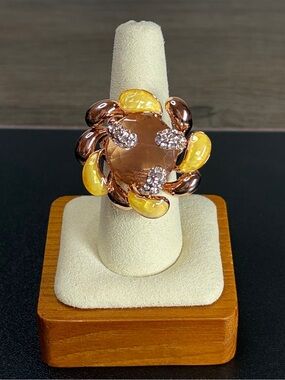Camille Lucie Yellow Shell and Rose Gold Floral Cocktail Ring